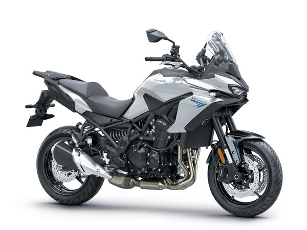 Versys 900